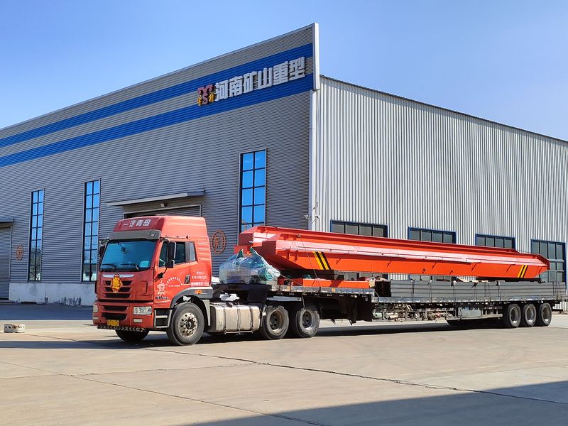 電動(dòng)單梁起重機(jī)，LD20t-26.8m，4臺(tái)，發(fā)往石家莊交付客戶使用。