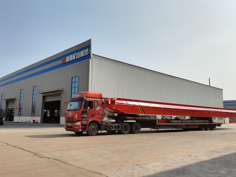 4臺(tái)電動(dòng)單梁起重機(jī)，LD10t-26.53m，發(fā)往浙江交付客戶使用。